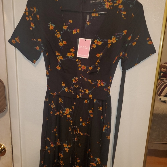 PRETTYLITTLETHING Floral Corset Jumper - Picture 2 of 5